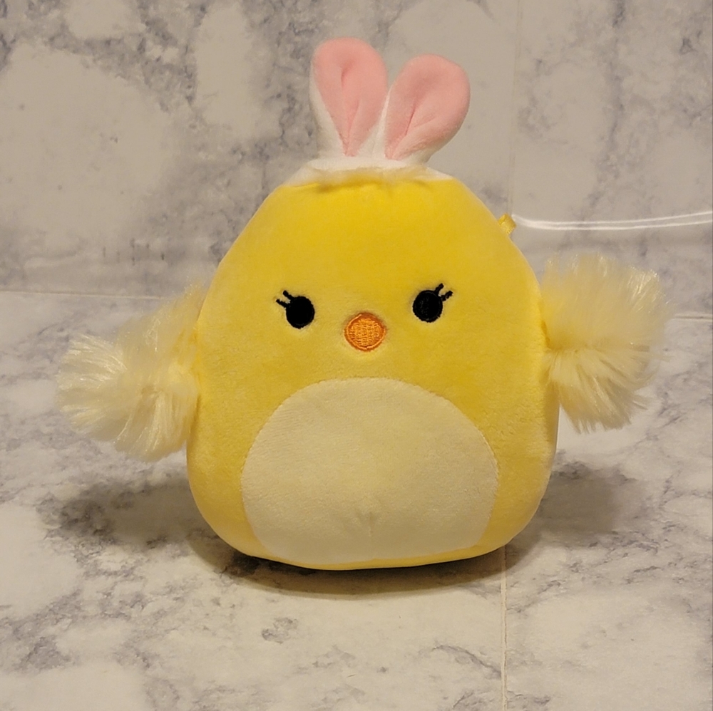 BUNNY EARS AIMEE 5” SQUISHMALLOW